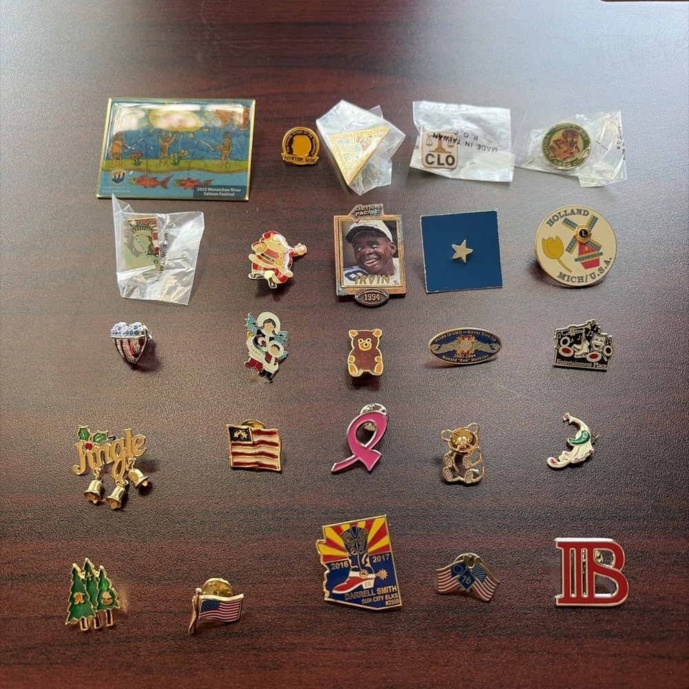 Lot Of 25 Lapel Hat Pins Christmas‎ Americana Football Lions Elks R1